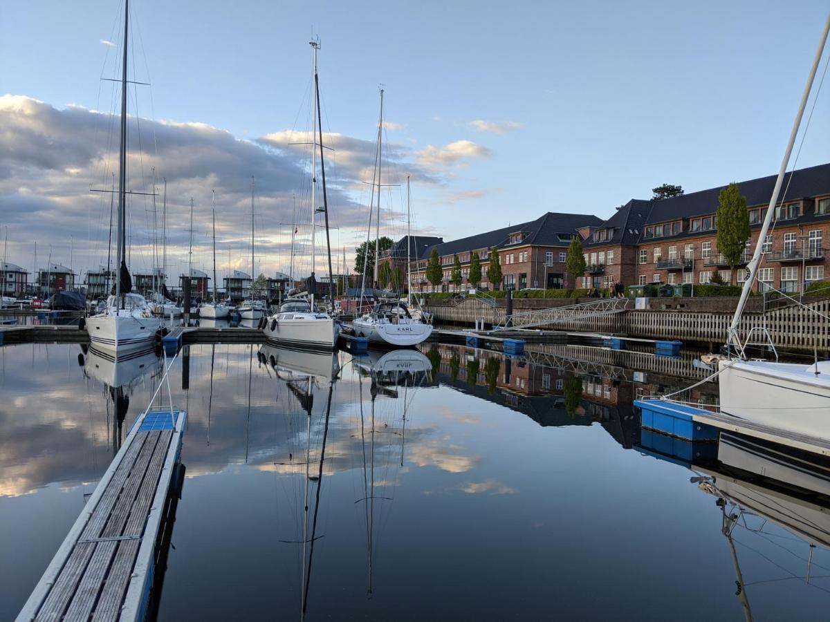 Das James Flensburg Eksteriør bilde The marina at the centre of the development
