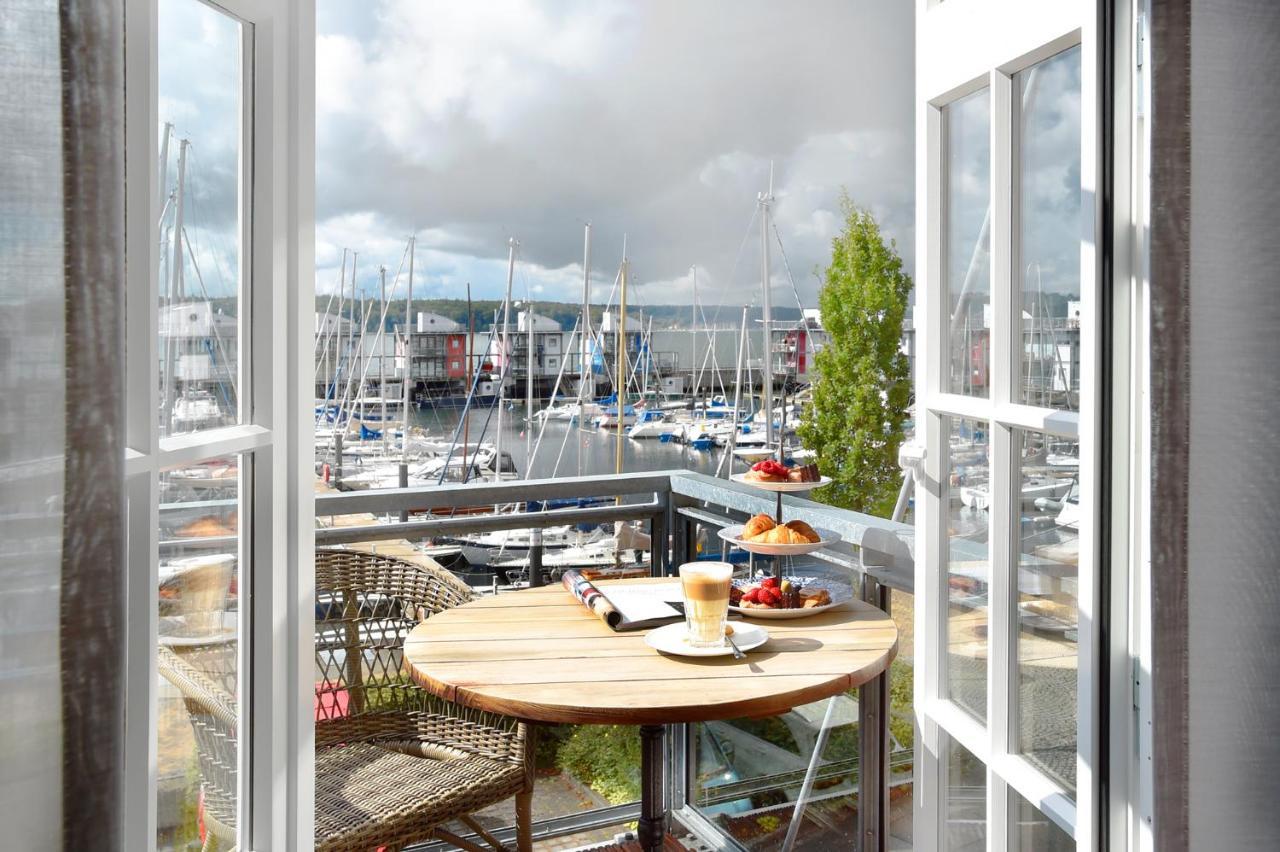 Das James Flensburg Eksteriør bilde View of the marina from the hotel